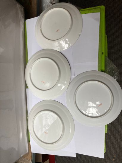 PARIS, Manufacture de Rihouet Suite of seven porcelain plates of circular form with...