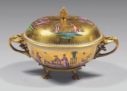 
Meissen porcelain bowl and its lid of the...