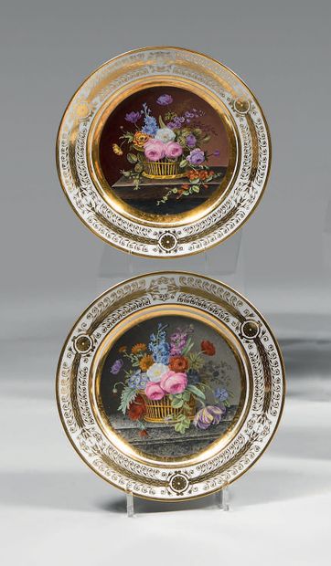 null Deux assiettes en porcelaine de Sèvres du début du XIXe siècle. Marques en creux,...