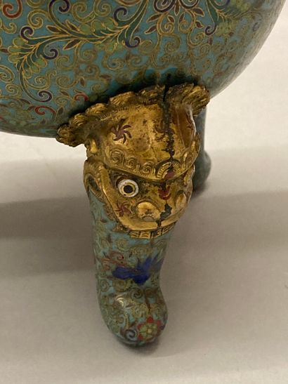 CHINE Tripod and covered incense burner, in bronze and polychrome cloisonné enamels...