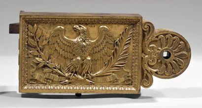 null Belle demi serrure de porte, en bronze ciselé et doré, ornée d'une aigle impériale...