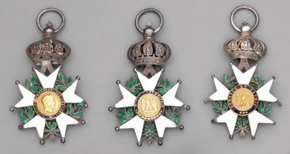 null Trois croix de chevalier de l'ordre de la Légion d'honneur du Second-Empire,...