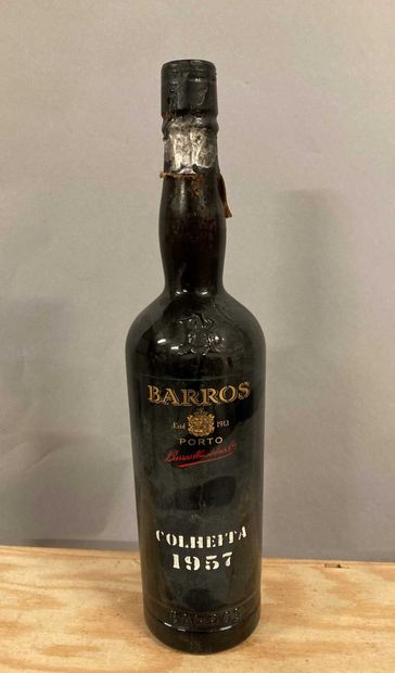 null 1 bouteille PORTO "COLHEITA", Barros1957 (es, caps tâchée, trace de coulure...