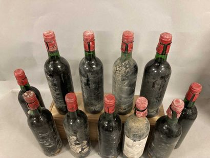 null 11 bouteilles Château LEOVILLE-LAS-CASES, 2° cru Saint-Julien 1975 (SE ou eta,...