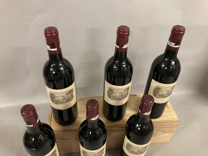 null 6 bouteilles Château LAFITE-ROTHSCHILD, 1° cru Pauillac 1987 (1 caps abimée...