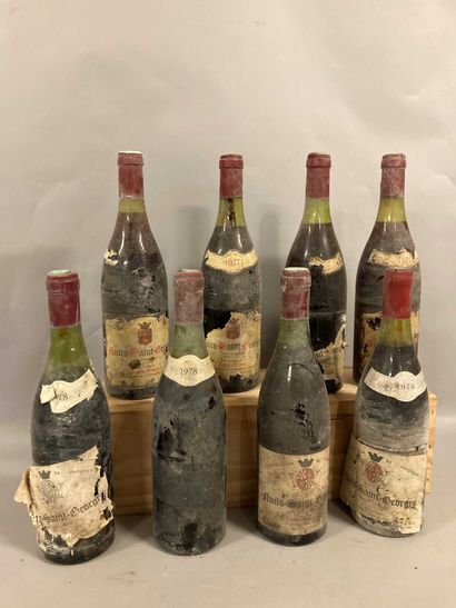 null 8 bouteilles NUITS-ST-GEORGES Durieux (4 de 1978:ett, eta, 1 SE, 1 B; 1 de 1976:...