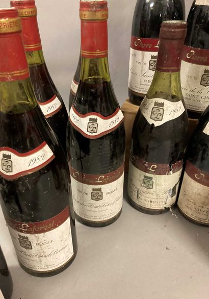 null 18 bouteilles DIVERS Pierre Laforest (6 B, 4 MB, ea, et, caps tachée; Haut Côtes...