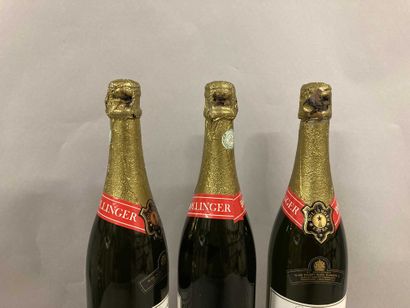 null 3 bouteilles CHAMPAGNE " Spécial Cuvée", Bollinger (etlt, MB/B, caps tâchées...