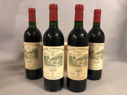 null 4 bouteilles Château CARBONNIEUX, Pessac-Léognan 1985 (2 ela, 2 et, 1 J)