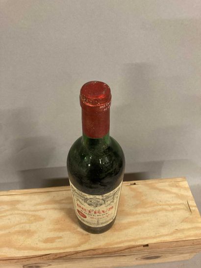 null 1 bouteille PETRUS, Pomerol 1974 (es, ett, ela, B; bouchon ressortant)