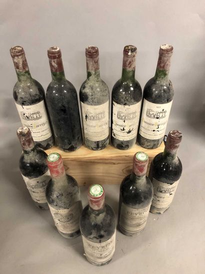 null 10 bouteilles MADIRAN, DIVERS (7 Domaine Barrêjat 1977: 6 ett, eta, 1 SE, LB/MB,...
