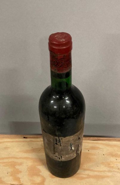 null 1 bouteille Château LAFITE-ROTHSCHILD, 1° cru Pauillac 1974 (ea, ett)