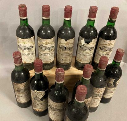 null 12 bottles Château CHASSE-SPLEEN, Moulis 1976 (es, et, 8 ea, 4 eta, 1 corked,...