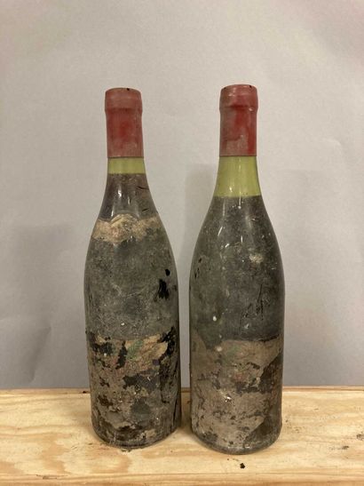 null 2 bouteilles ECHEZEAUX, Alfred Martin 1975 (ett, en lambeaux, 1 millésime présumé,...