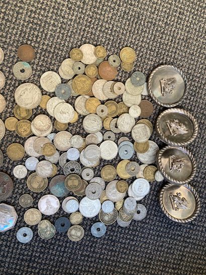 null Lot of tokens or metal coins, holey coins, decorative elements