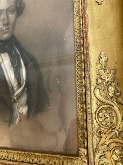 null Jules BOILLY (Paris 1796-1874) Portrait d'un homme Crayon noir et rehauts de...