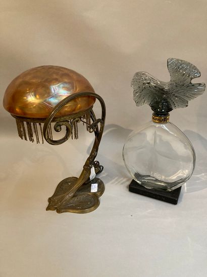 French work, 1900

Table lamp in bronze and...