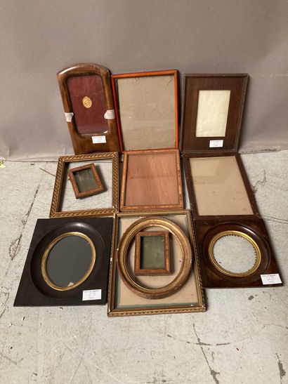 null Lot of various small frames 

(accidents, wear, missing, in the state)