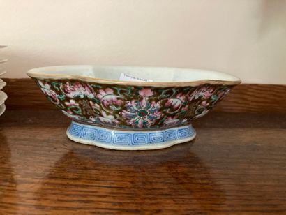 null Important lot of earthenware and porcelain including two dish and a covered...