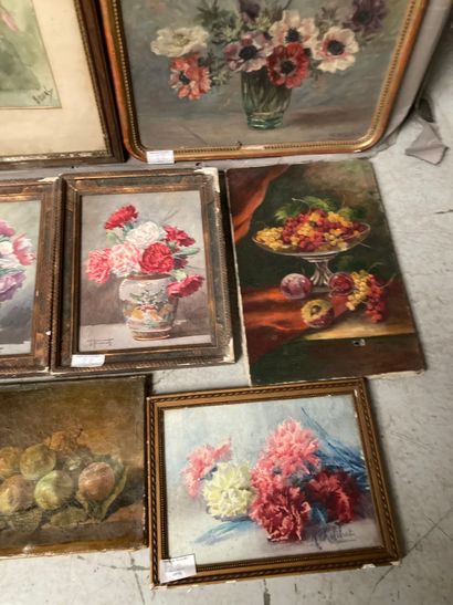 null Lot of still lifes including paintings, panels, oils, gouaches and various

some...