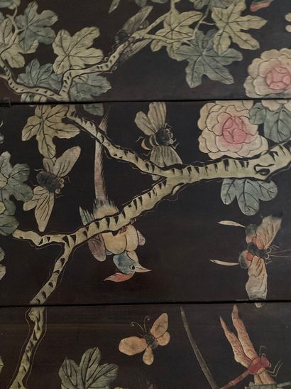 null Screen 8 leaves (in two parts) in lacquer with flowery, leafy decoration, insects,...
