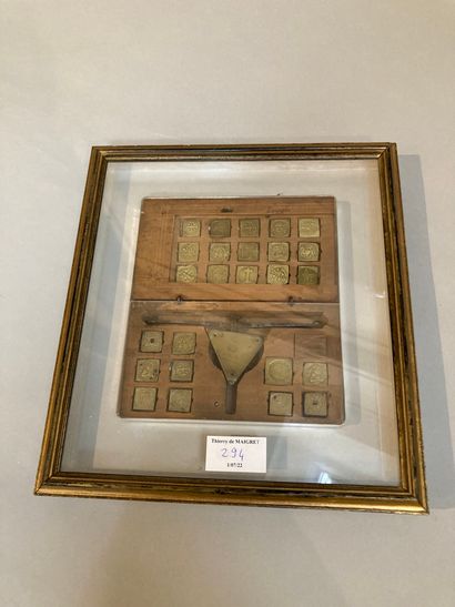 null Goldsmith's weight box 17 x 15 cm

framed 26,5 x 24,5 cm

ref 305