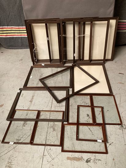 null Lot of frames including 

6 means of the same model

Dimensions at sight 37,5...