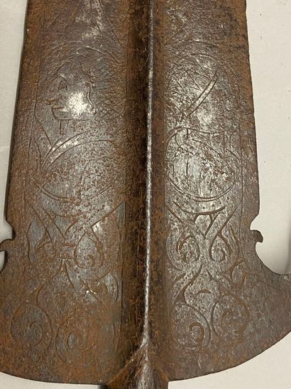 null Large esponton iron engraved on the lower part with foliage and figures, engraved...