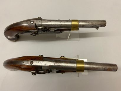 null Deux pistolets de cavalerie modèle an XIII à silex, transformés à percussion,...