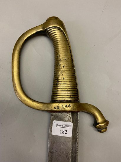 null Saber-briquet model year IX of navy or marine infantry, guard stamped: "28 A...
