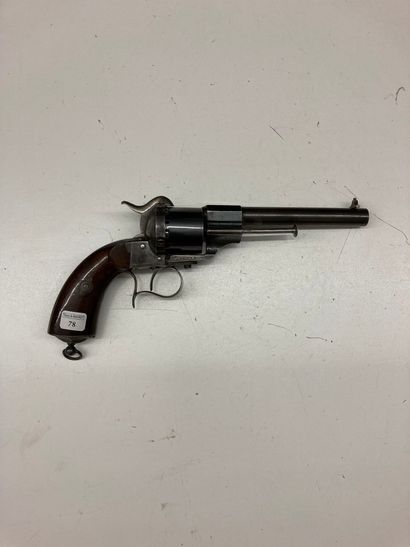 null Revolver Lefaucheux modèle 1858 entièrement en acier bleui, canon rond signé...