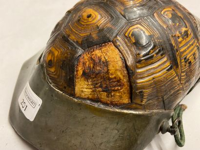 null Large gunpowder reserve, handmade, made from a tortoise shell, pewter frame,...