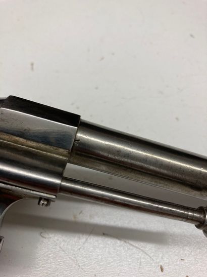 null Revolver system Lefaucheux, round barrel of 16 cm, gauge 12 mm, white polished...