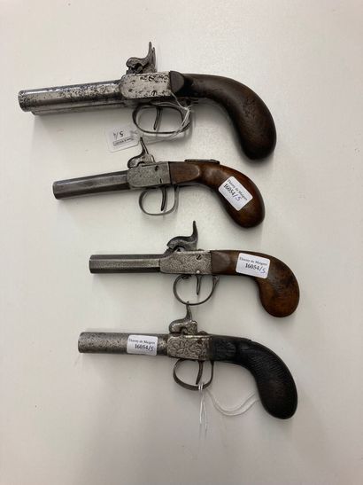 null Four handguns with trunk, with percussion, three monocannons and one with two...