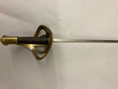 null Sabre d'officier de grosse cavalerie modèle 1896, garde en laiton à cinq branches,...