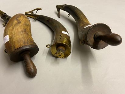 null Three artillery powder containers in cow or buffalo horn, brass spout, wooden...