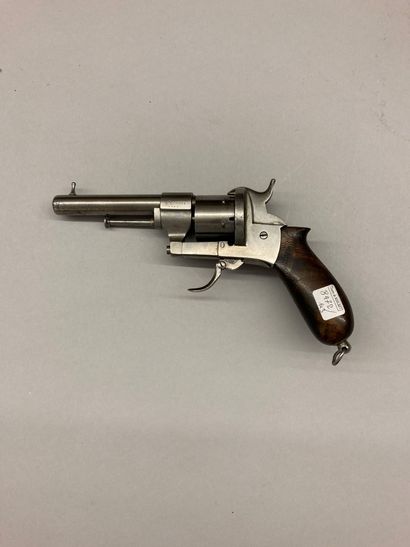 null Revolver à broche par Dumonthier, calibre 9mm, signé sur le canon "DUMONTHIER...