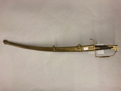 null Sabre d'officier de cavalerie légère, garde à l'allemande en laiton gravé, fusée...