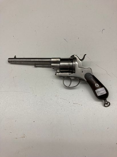 null Revolver Lefaucheux system, round barrel of 15,8 cm, calibre 12 mm, white polished...