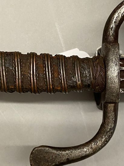 null Left-hand dagger, iron hilt with two inverted quillons engraved on the front,...