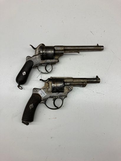 null Un revolver d'ordonnance modèle 1873 daté : " S 1877" et numéroté : "G 39244",...