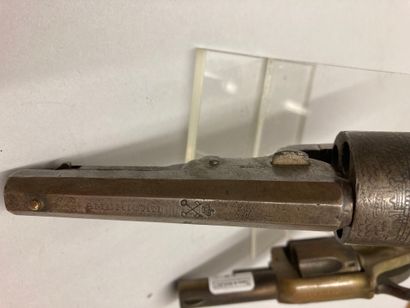 null Un revolver de type Pocket Navy, modèle 1862, fabrication liégeoise, marqué...