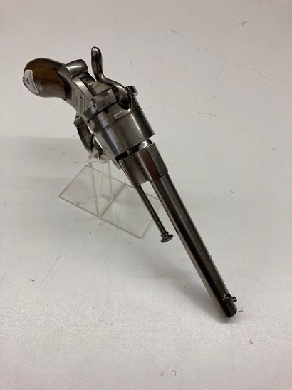 null Revolver système Lefaucheux, canon rond de 16 cm , calibre 12 mm, finition poli...