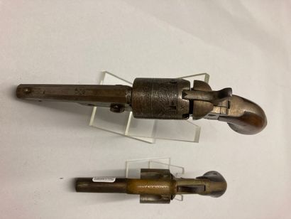 null Un revolver de type Pocket Navy, modèle 1862, fabrication liégeoise, marqué...