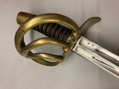  Large cavalry saber model year XI; brass guard stamped and stamped. Straight blade...