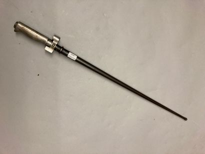 null Lebel bayonet, nickel silver handle, blued scabbard

End of 19th-beginning of...