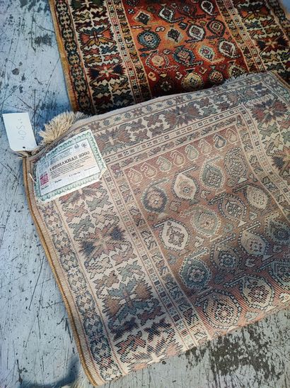 null Lot of : Gallery carpet decorated with stylized motifs size: 260 x 70 cm, wear....