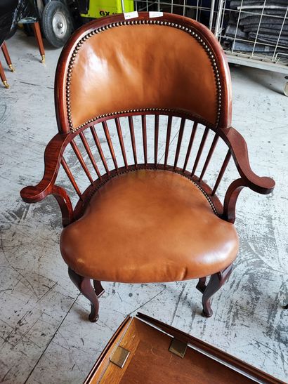 null Lot: Mahogany stained wood office chair (ref 36), English style work, folding...