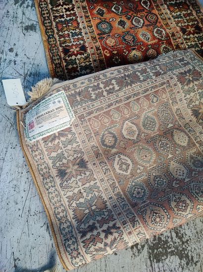 null Lot of : Gallery carpet decorated with stylized motifs size: 260 x 70 cm, wear....