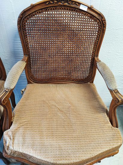 null Paire de fauteuils cannés à dossier plat 

 Style Louis XV (ref 72) dim. : 97...